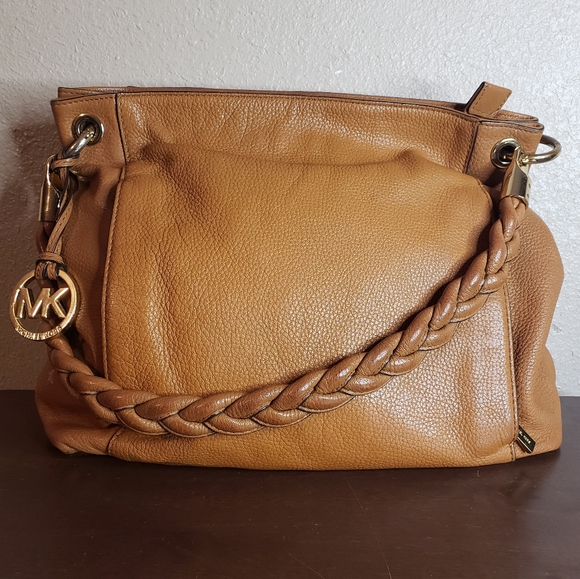 Beautiful Leather Michael Kors Hobo - Picture 1 of 11